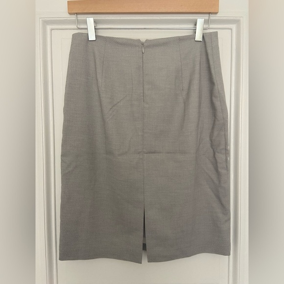 WHBM Gray Houndstooth Flat Front White Lined Office Pencil Skirt Invisible Zip 2 - Picture 3 of 8